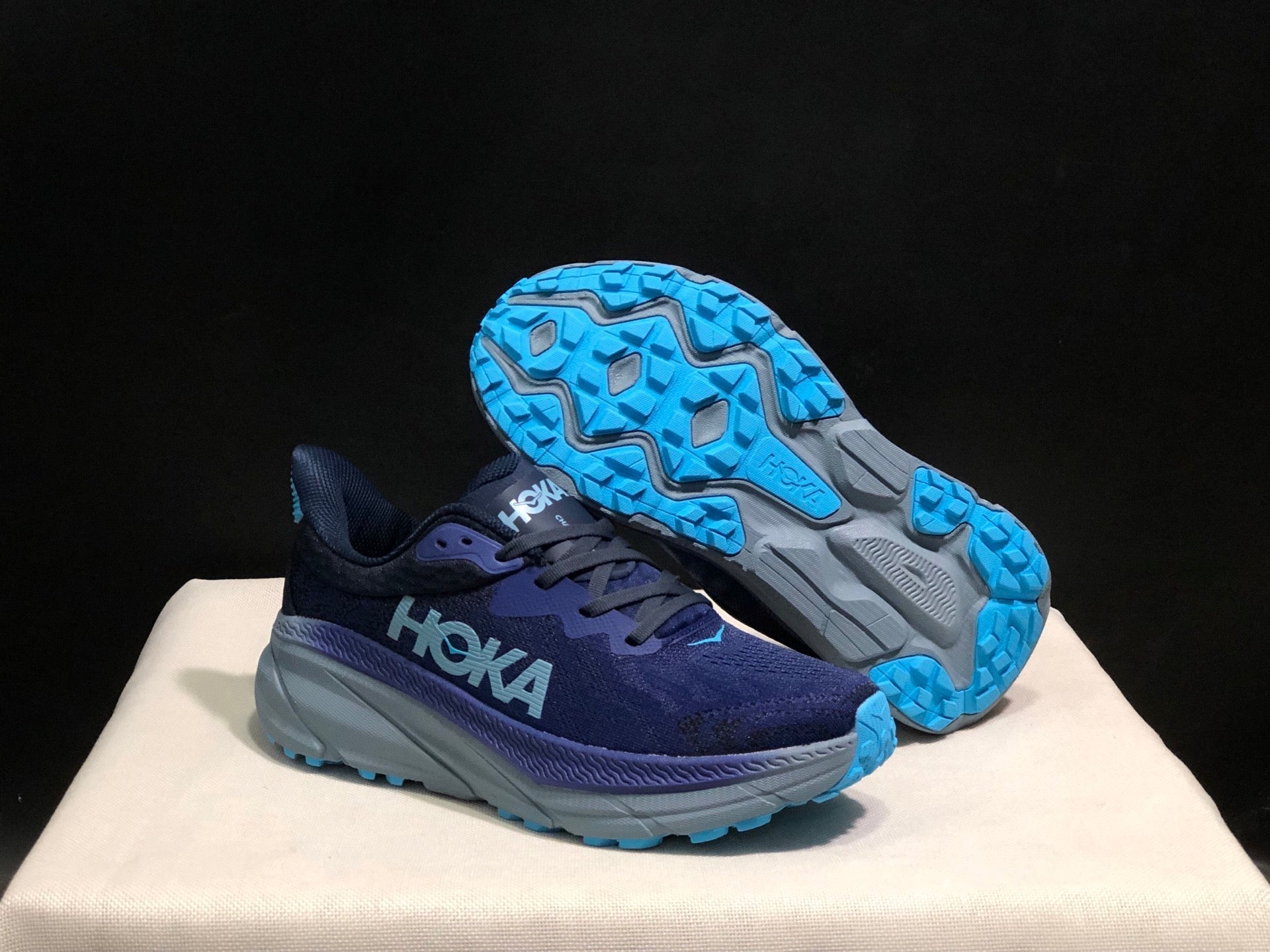 HOKA ONE ONE Challenger 7